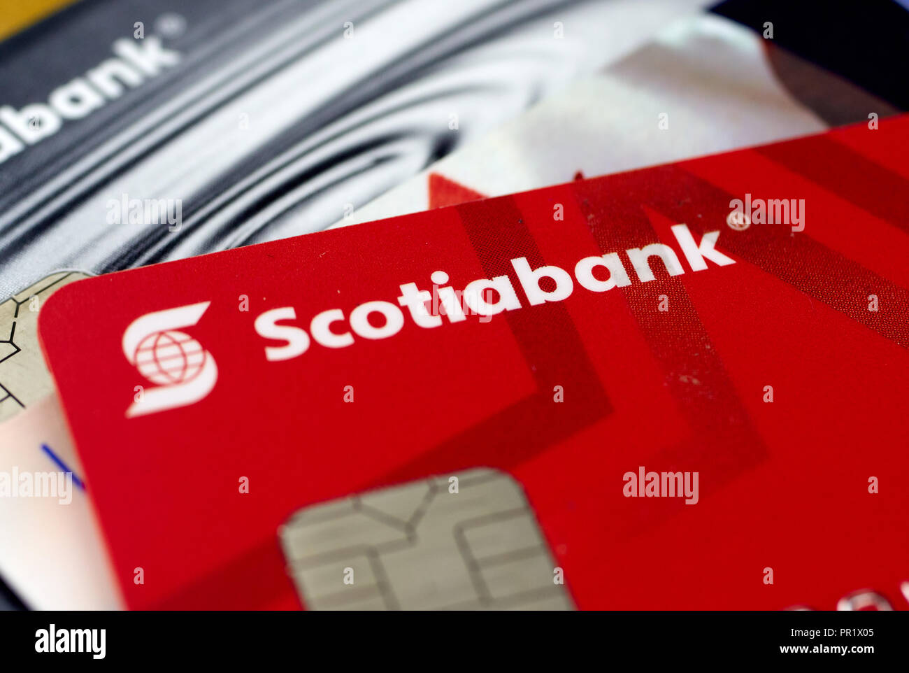 Montréal, Canada - le 21 septembre 2018 : les cartes de crédit de la Banque Scotia, close-up photo. La Banque de Nouvelle-Écosse est une multinationale canadienne banque. Banque D'Images Montréal, Canada - le 21 septembre 2018 : les cartes de crédit de la Banque Scotia, close-up photo. La Banque de Nouvelle-Écosse est une multinationale canadienne banque. Banque D'Images