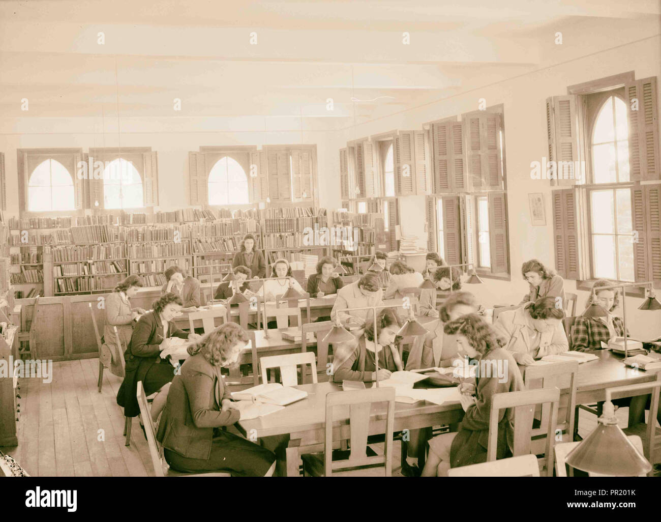 Beyrouth, collège de filles Junior, bibliothèque. 1946, Liban, Beyrouth Banque D'Images