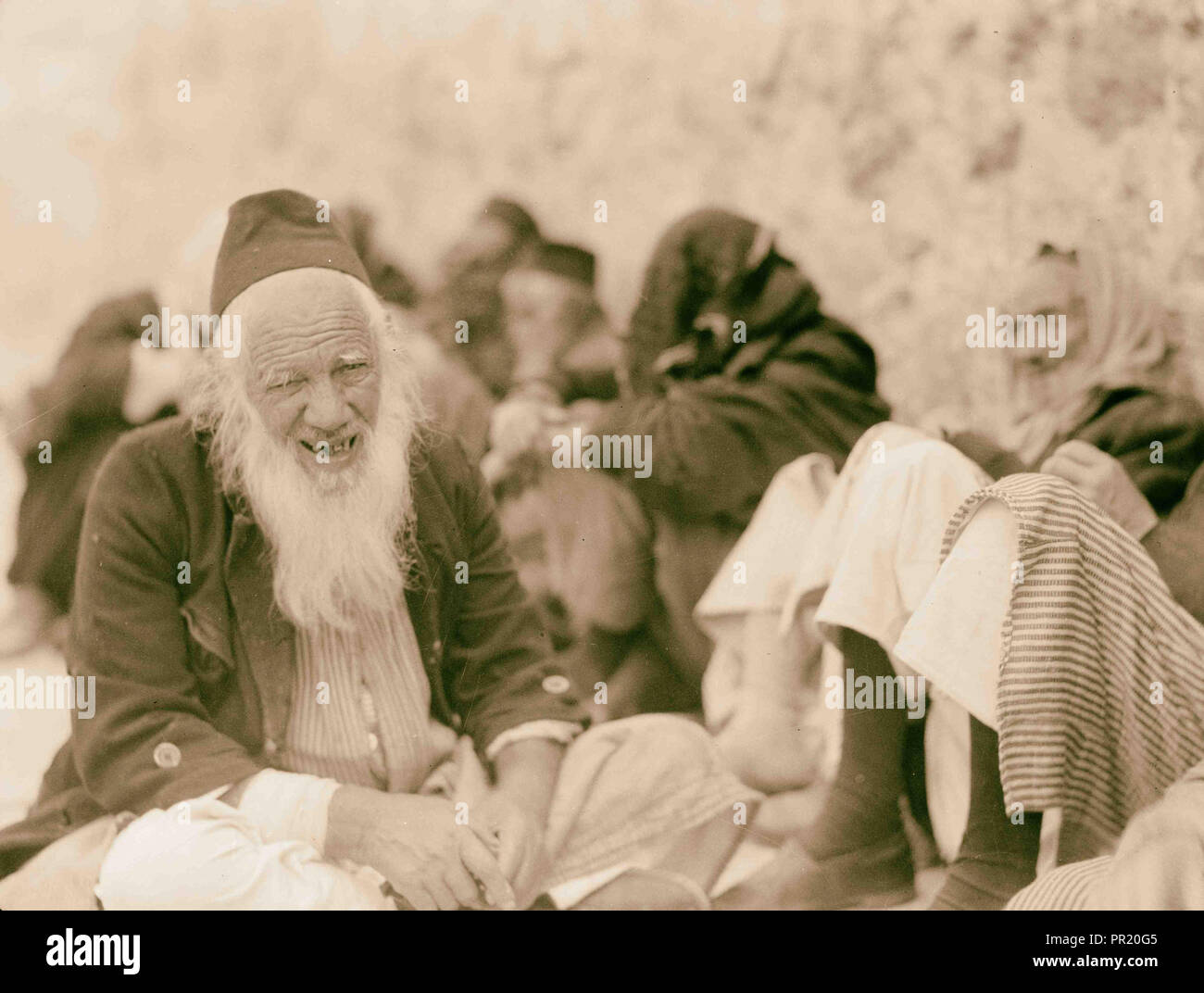 Types des juifs au Mur des lamentations, Jérusalem, Israël, 1934 Banque D'Images