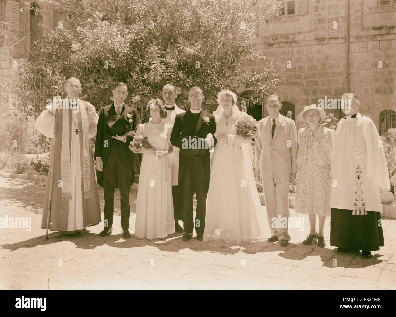 Le mariage de M. Fumeaux Consulting. Mariage groupe dans la cour, Moyen Orient Banque D'Images