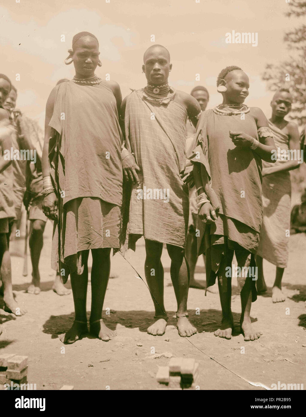 La colonie du Kenya. Karatina. Wakikuyu types. Les hommes et les femmes. 1936, Kenya, Karatina Banque D'Images
