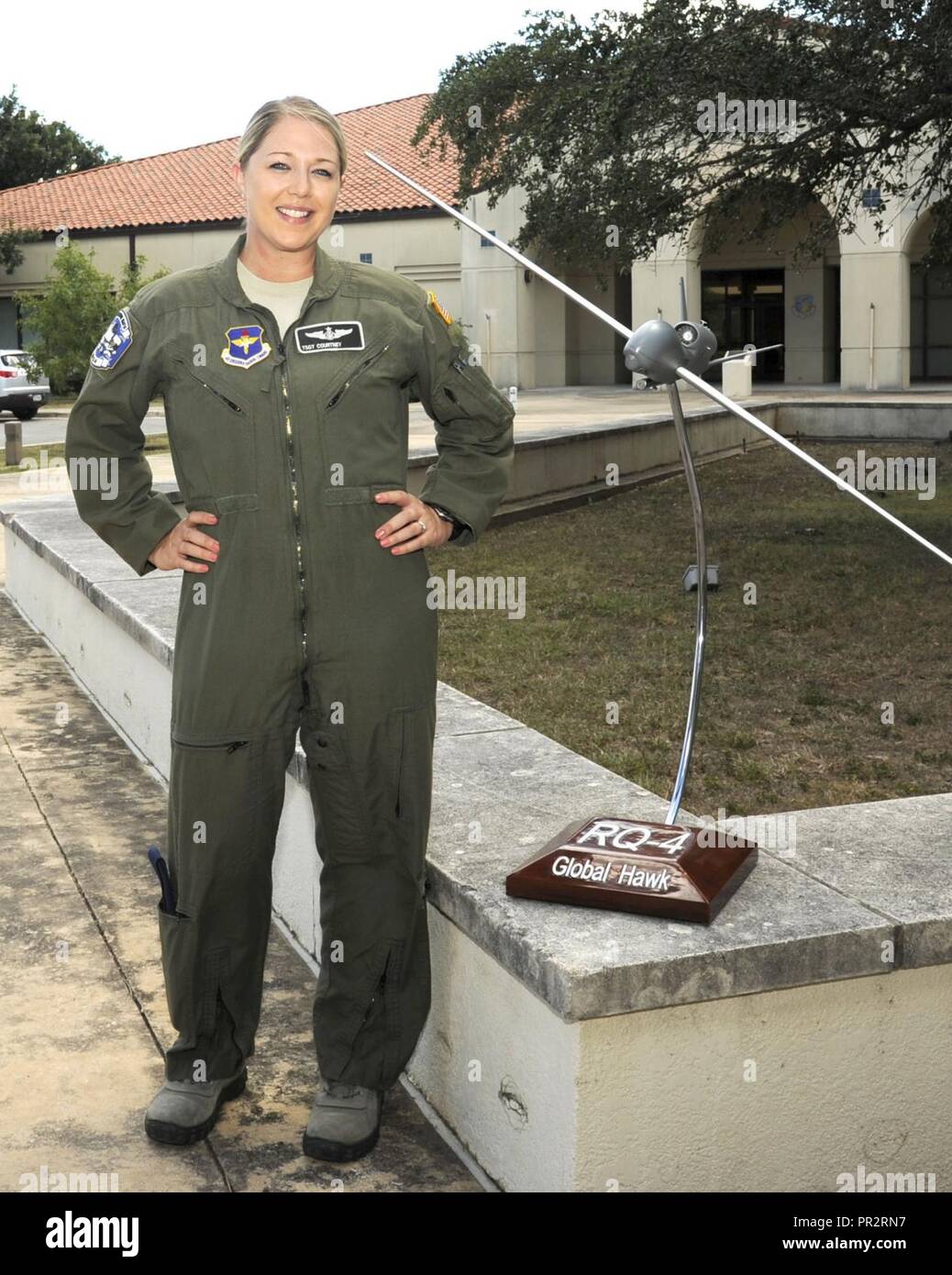 Tech. Le Sgt. Courtney est photographié à la 558e Escadron d'entraînement au vol à Joint Base San Antonio-Randolph, Texas, le 26 juillet 2017. Elle a complété une formation de premier cycle d'aéronefs pilotés à distance le 4 août et est la première femme a recruté pour former en tant que pilote. Porte-nom est floue en raison de limites de l'Armée de l'air sur la divulgation de l'information pour les opérateurs de l'APR. Banque D'Images