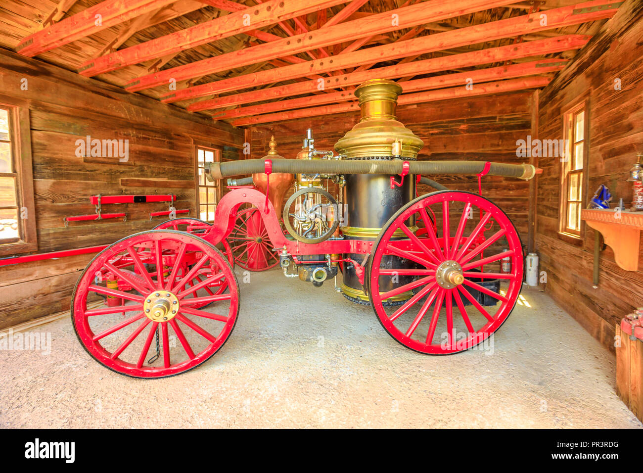 Calicot, CA, USA - 15 août 2018 : incendie à l'intérieur d'une caserne de pompiers. Dans la rue principale du parc à thème de cow-boy, Yermo. Le calicot a été désigné comme État d'argent Rush Ville Fantôme de Californie, Comté de San Bernardino. Banque D'Images