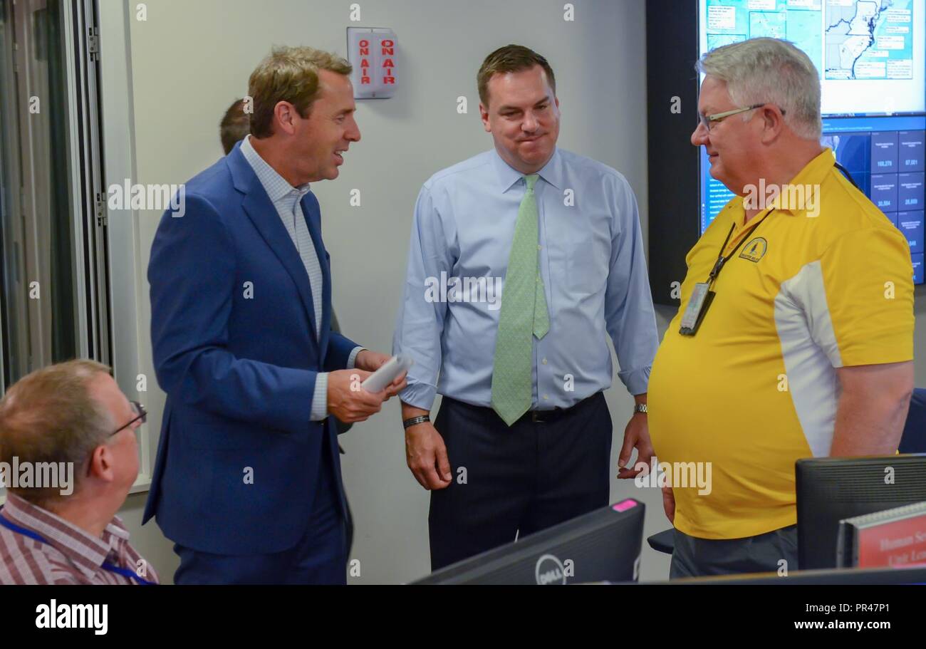 Washington, D.C., septembre 13, 2018 - Des représentants de la Caroline du Nord Mark Walker, Richard Hudson, et Ted Budd visiter la FEMA de préparation nationale Coordination Center pour recevoir une mise à jour sur les efforts du gouvernement fédéral pour répondre à l'ouragan Florence. (FEMA Banque D'Images