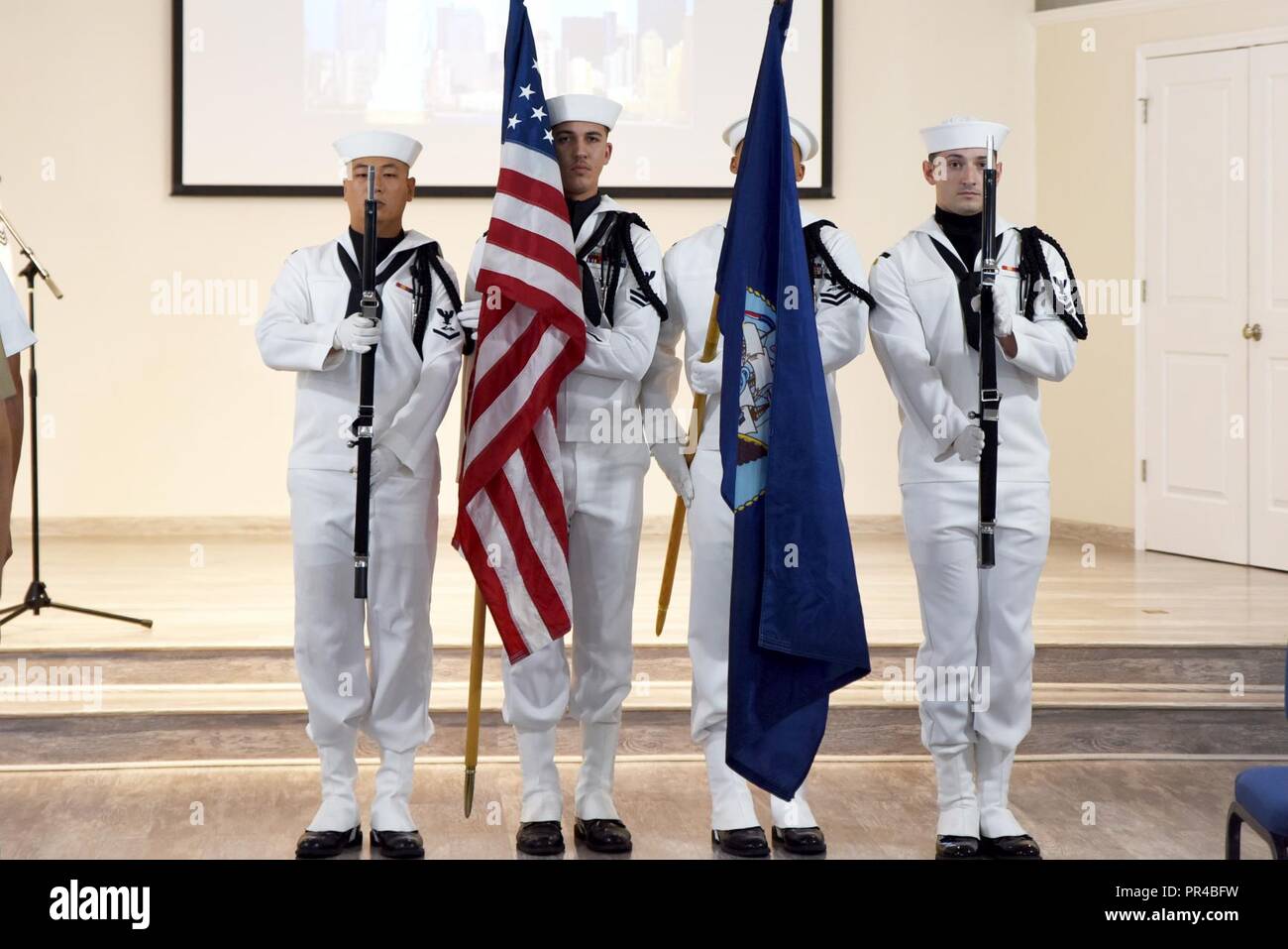 Key West NAS Premier maître de harem a tenu une cérémonie du souvenir au 9/11 in Sigsbee Park dispose d''une chronologie des événements de la journée et un discours prononcé par le Commandant Le capitaine Bobby Baker. Banque D'Images