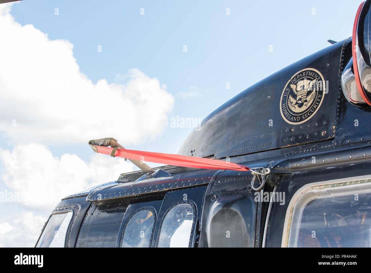 Les opérations aériennes et maritimes d'un UH-60 Black Hawk terres l'équipe de Jacksonville, Floride avant l'arrivée de l'ouragan Florence. Mise en scène aura lieu à Manassas, en Virginie. Banque D'Images