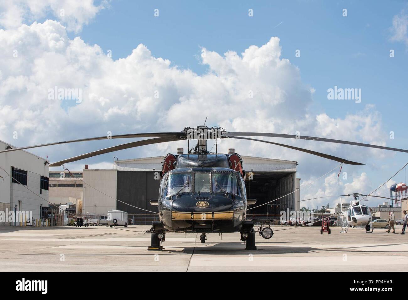 Les opérations aériennes et maritimes d'un UH-60 Black Hawk terres l'équipe de Jacksonville, Floride avant l'arrivée de l'ouragan Florence. Mise en scène aura lieu à Manassas, en Virginie. Banque D'Images