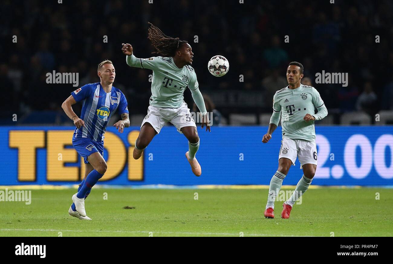 Deutschland. 28 Sep, 2018. firo : Football, 28.09.2018 1. Saison 2018/2019, Bundesliga Hertha BSC Berlin - FC Bayern München Bayern, Renato Sanchez im | duels à travers le monde l'utilisation de Credit : dpa/Alamy Live News Banque D'Images