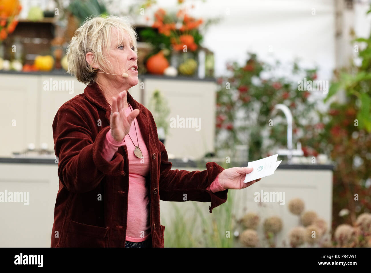 Automne Malvern Malvern Worcestershire, Show, - Septembre 2018 - Carol Klein jardinier et présentatrice TV présente un exposé sur les plantes à l'automne montrent Malvern - Photo Steven Mai / Alamy Live News Banque D'Images