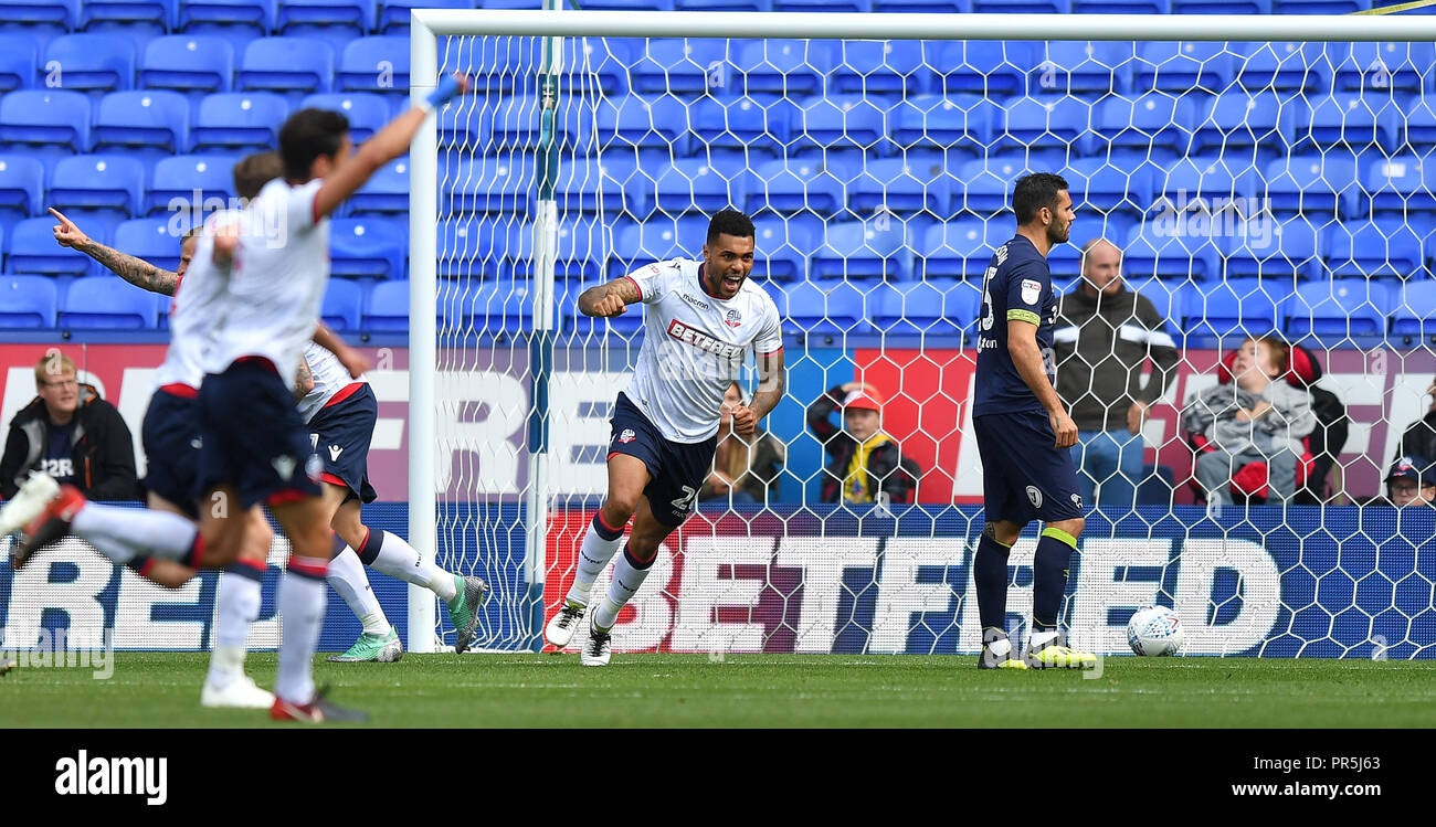 Bolton Wanderers' Josh Magennis célèbre son premier but de l'équipe au cours de la Sky Bet match de championnat à l'Université de Bolton Stadium. Banque D'Images