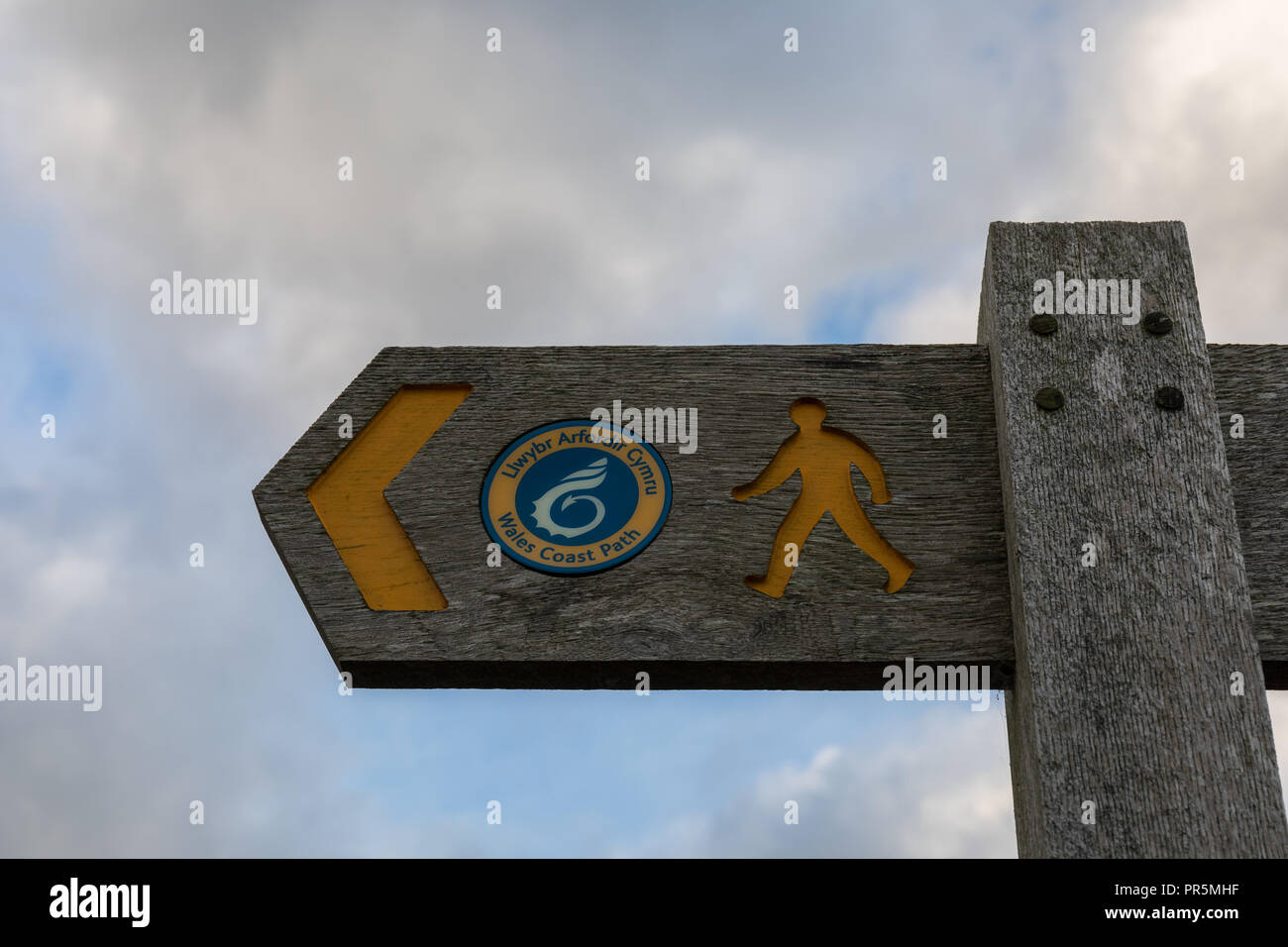 Chemin de la côte du Pays de Galles (Welsh : Llwybr Arfordir Cymru) sign Banque D'Images