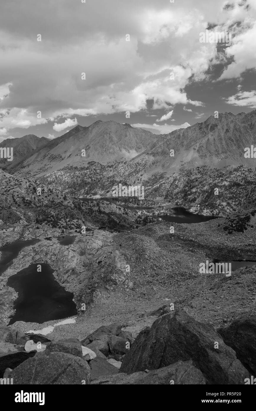 Portrait de Rae Lakes de Glen Pass, John Muir Trail/Pacific Crest Trail ; Sequoia Kings Canyon désert, le Parc National Kings Canyon, Sierra Banque D'Images