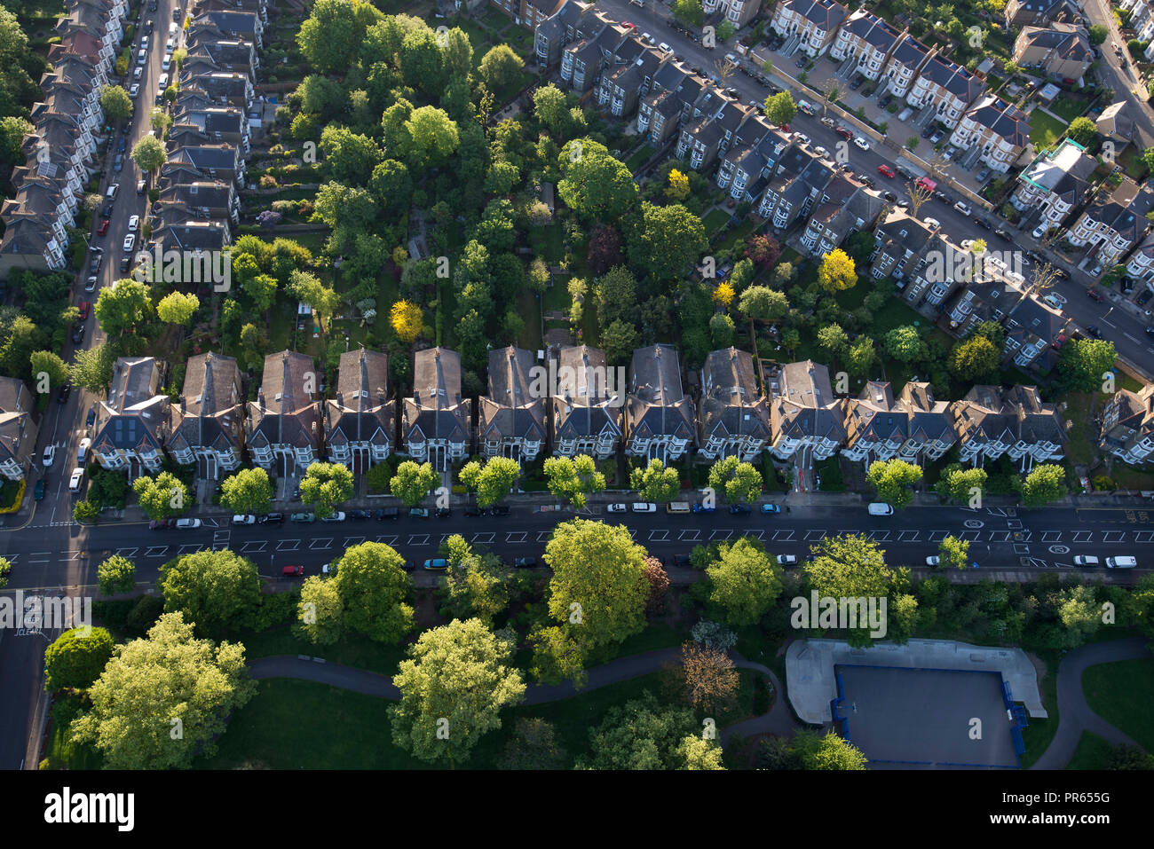 Rangée de maisons dans le sud de Londres vu d'une montgolfière Banque D'Images