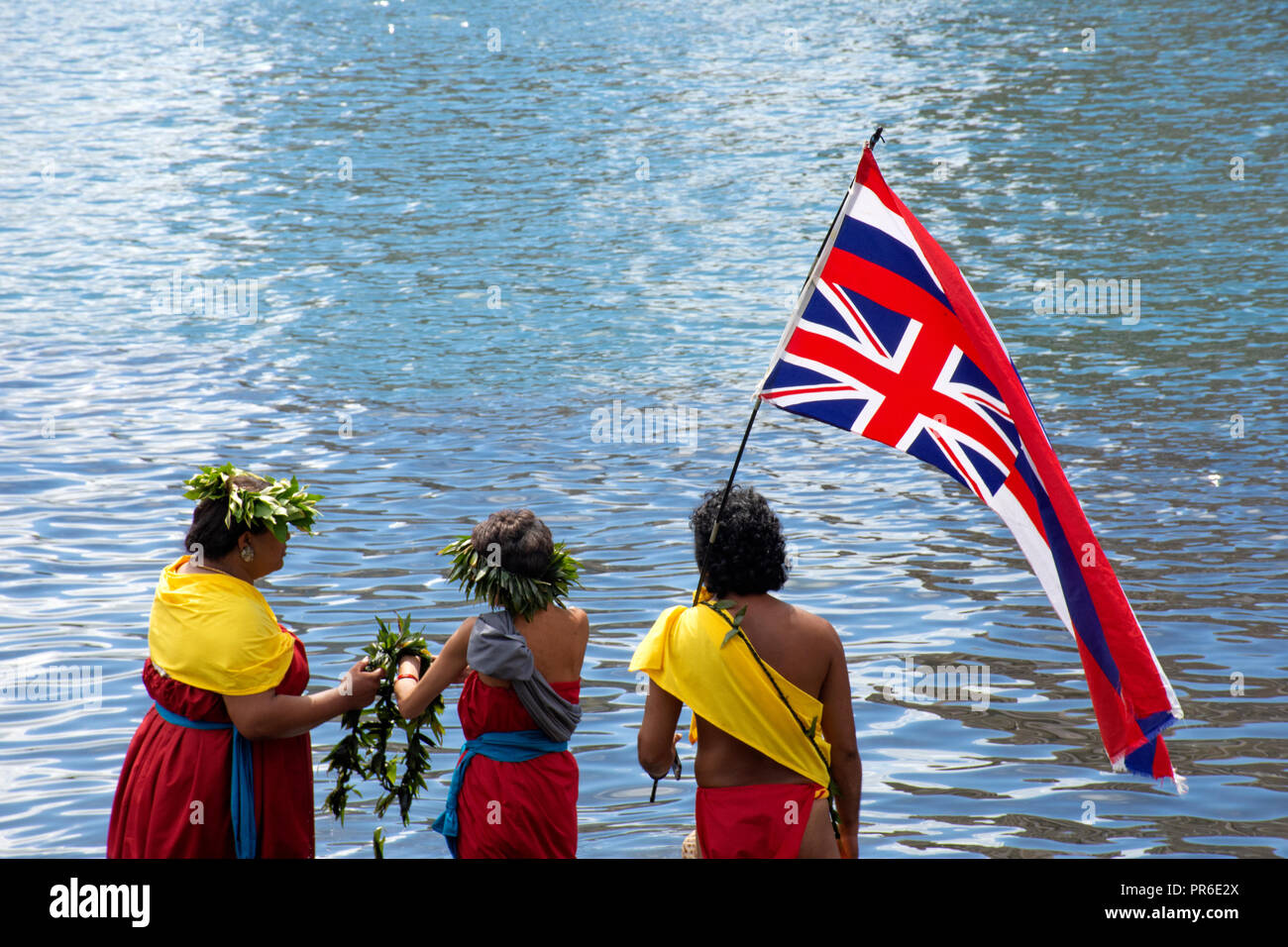 Les autochtones hawaiiens célébrer l'Hokulea Homecoming, Magic Island, Oahu, Hawaii, USA Banque D'Images