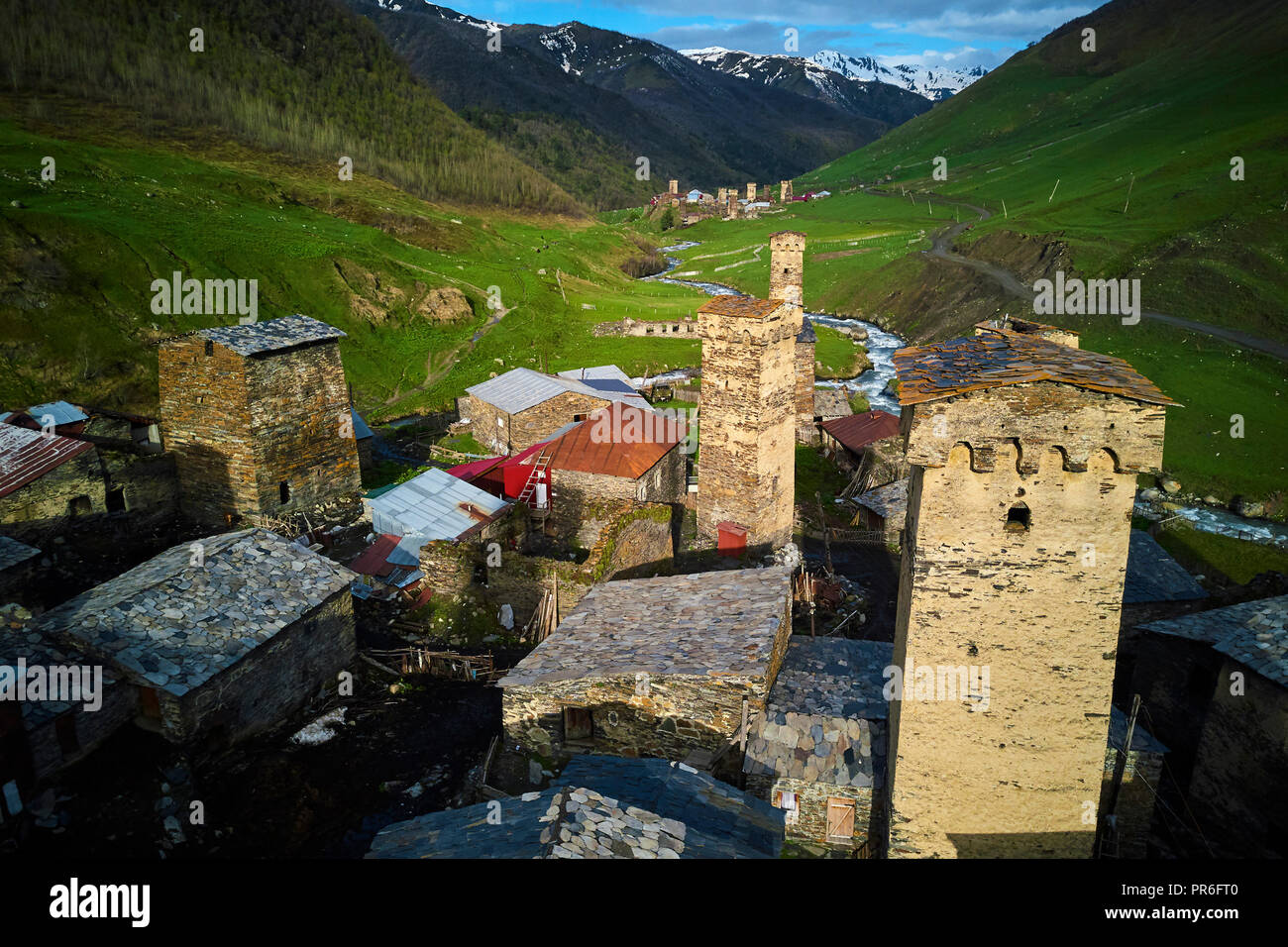 La Géorgie, Svaneti, Ushguli, le plus haut village d'Europe avec leurs tours appelé Koki Banque D'Images