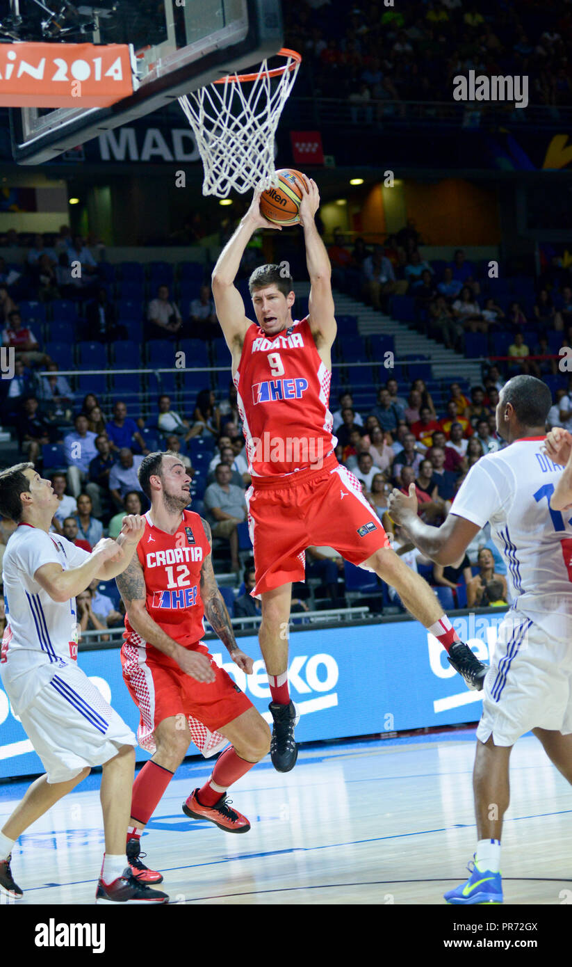 Demian Rudez empoigner un rebond. L'Équipe nationale de basket-ball de la Croatie. Coupe du Monde de la FIBA, l'Espagne 2014 Banque D'Images