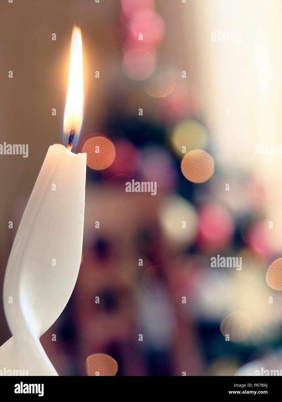 Sur les bougies à Noël ou en arrière-plan en temps de Noël Banque D'Images