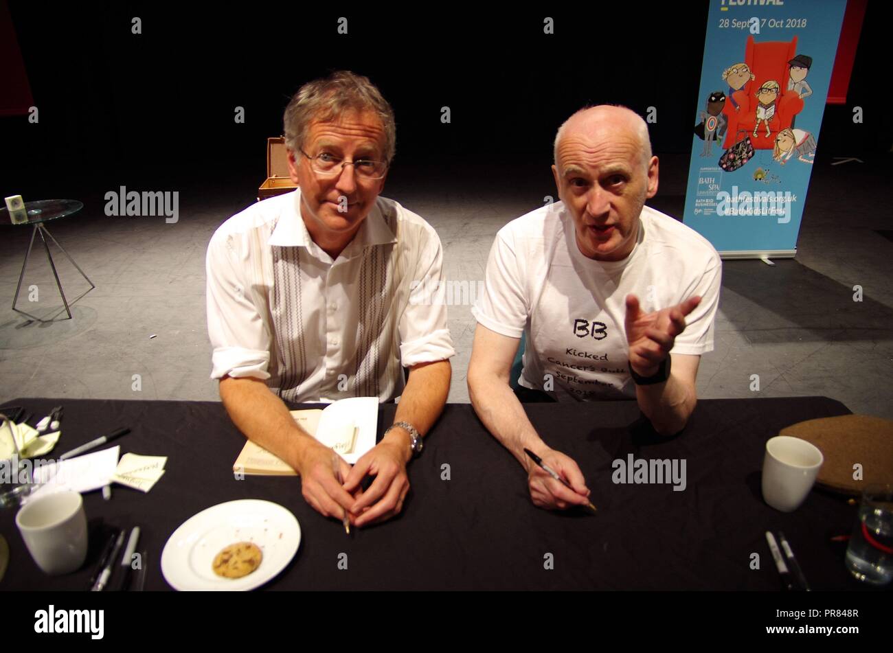 Histoires horribles les livres d'enfants célèbrent leur 25e anniversaire au Festival littéraire du Bain enfants. Signatures de livres et d'une causerie par Martin Brown l'illustrateur et l'auteur de l'histoire horrible Terry Deary ont eu lieu au Forum. Le talk a également coïncidé avec Minerva hiboux de Bath, qui comprend une histoire horrible sur l'Hibou Les hiboux hululent à crédit d'Adieu : Haydn Wheeler/Alamy Live News Banque D'Images