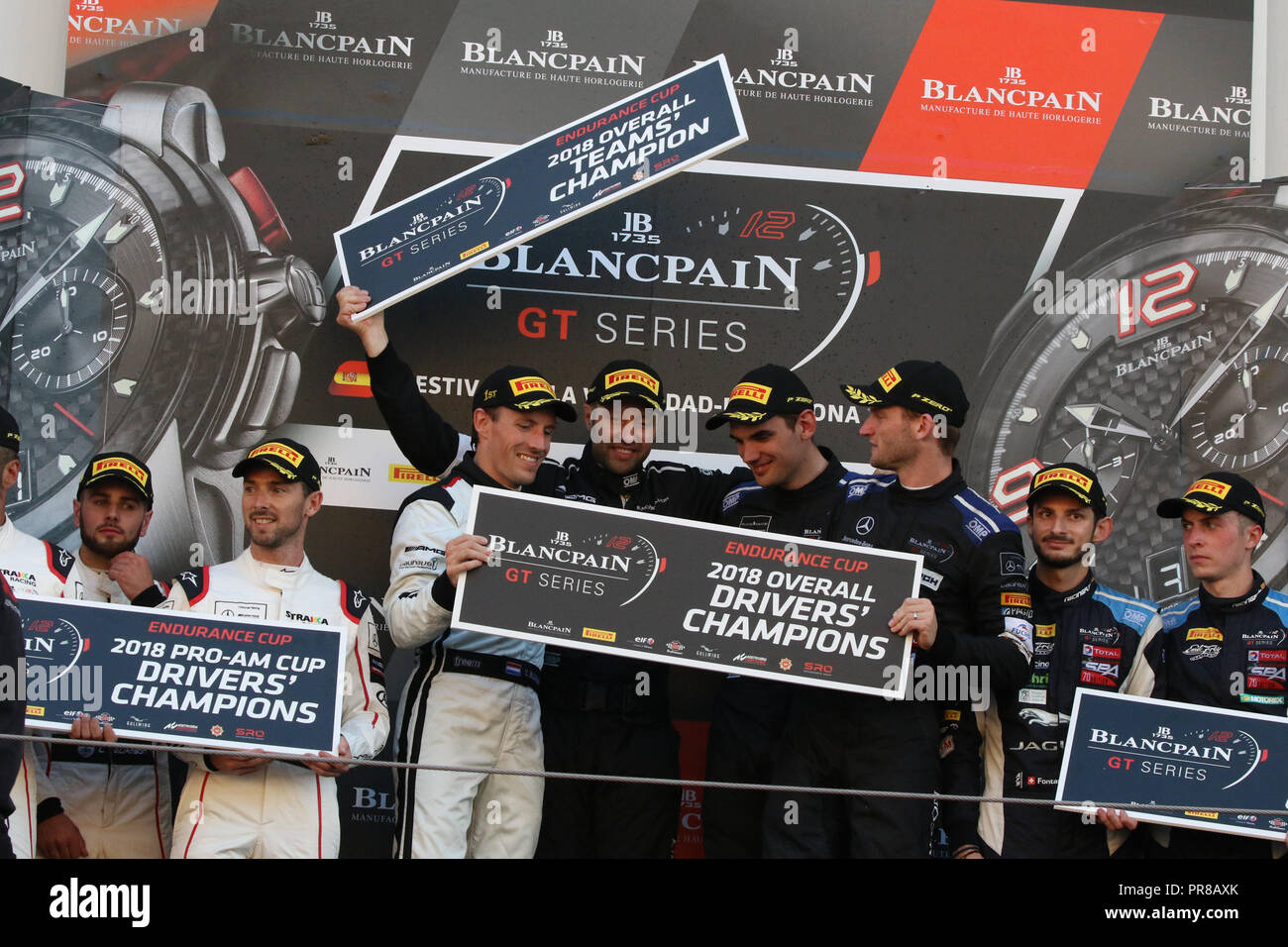 Barcelone, Espagne. Sep 30, 2018. Champions 2018 ocerall Mercedes-AMG BLACK Falcon de l'équipe Mercedes-AMG GT3 avec les pilotes Maro Engel, Luca Stolz & Yelmer Buurman lors de la ronde 10 - Blancpain Endurance Series GT Cup au circuit de Barcelona-Catalunya, Barcelone, Espagne, le 30 septembre 2018. Photo par Jurek Biegus. Usage éditorial uniquement, licence requise pour un usage commercial. Credit : UK Sports Photos Ltd/Alamy Live News Banque D'Images