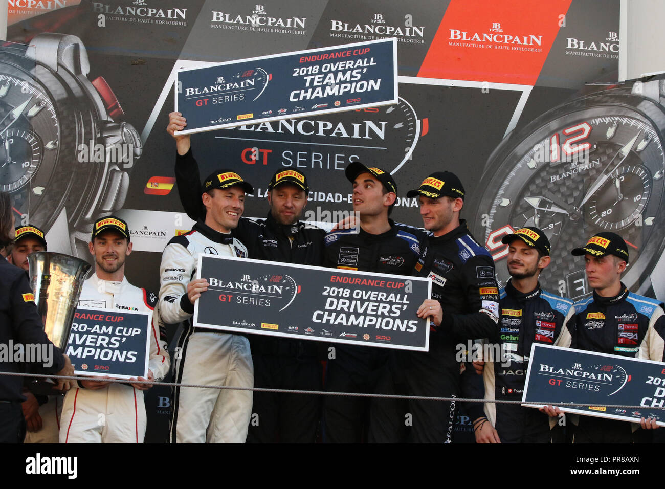Barcelone, Espagne. Sep 30, 2018. Champions 2018 ocerall Mercedes-AMG BLACK Falcon de l'équipe Mercedes-AMG GT3 avec les pilotes Maro Engel, Luca Stolz & Yelmer Buurman lors de la ronde 10 - Blancpain Endurance Series GT Cup au circuit de Barcelona-Catalunya, Barcelone, Espagne, le 30 septembre 2018. Photo par Jurek Biegus. Usage éditorial uniquement, licence requise pour un usage commercial. Credit : UK Sports Photos Ltd/Alamy Live News Banque D'Images