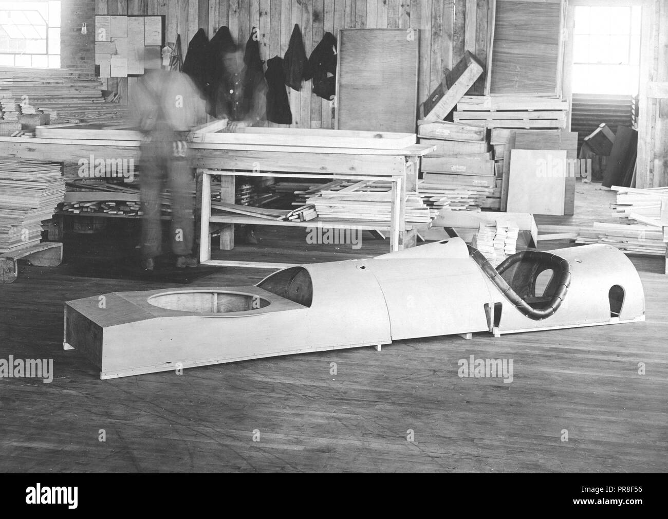 25/03/1918 - Fabrication de l'avion. Capot complet pour un De Haviland. Dodge MFG. Co., South Bend, Indiana Banque D'Images