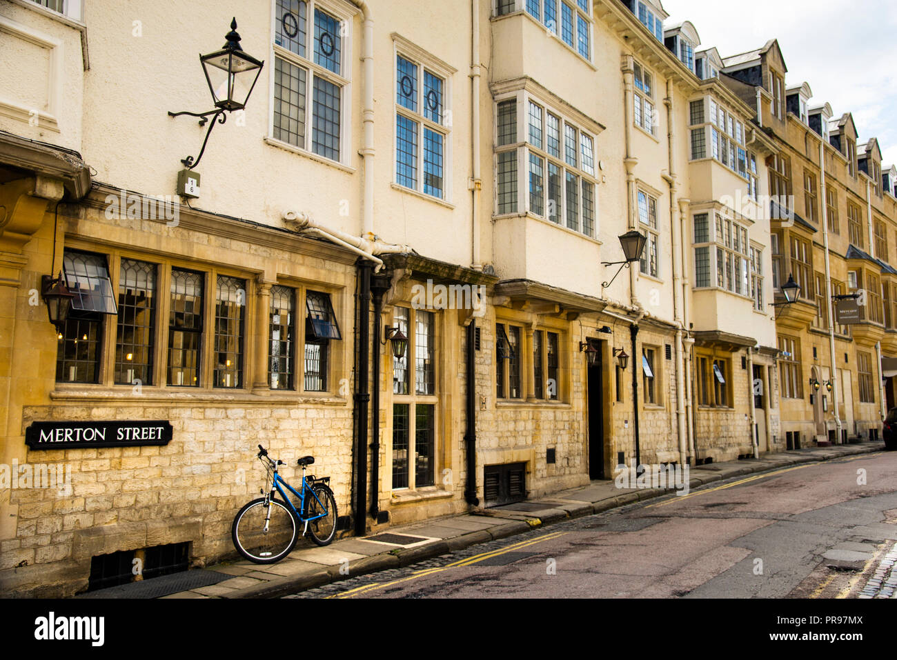 Merton Street à Oxford, Angleterre, siège de l'Université d'Oxford. Banque D'Images