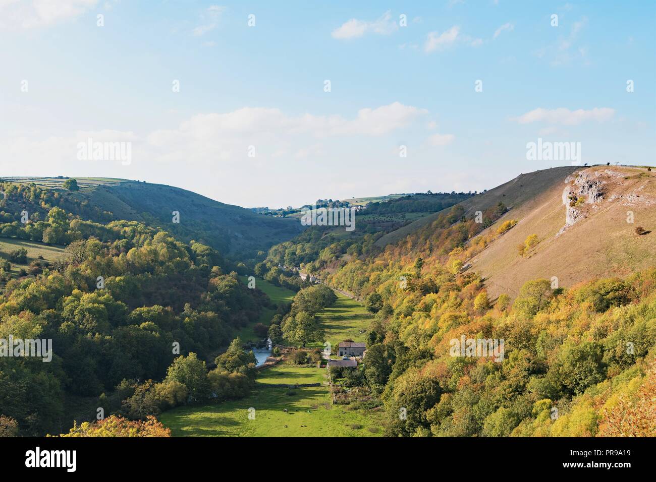 Prises pour capturer la mélancolie automnale nostalgique évoqué par le plus célèbre point de vue, dans le Derbyshire, Monsal Head. Banque D'Images