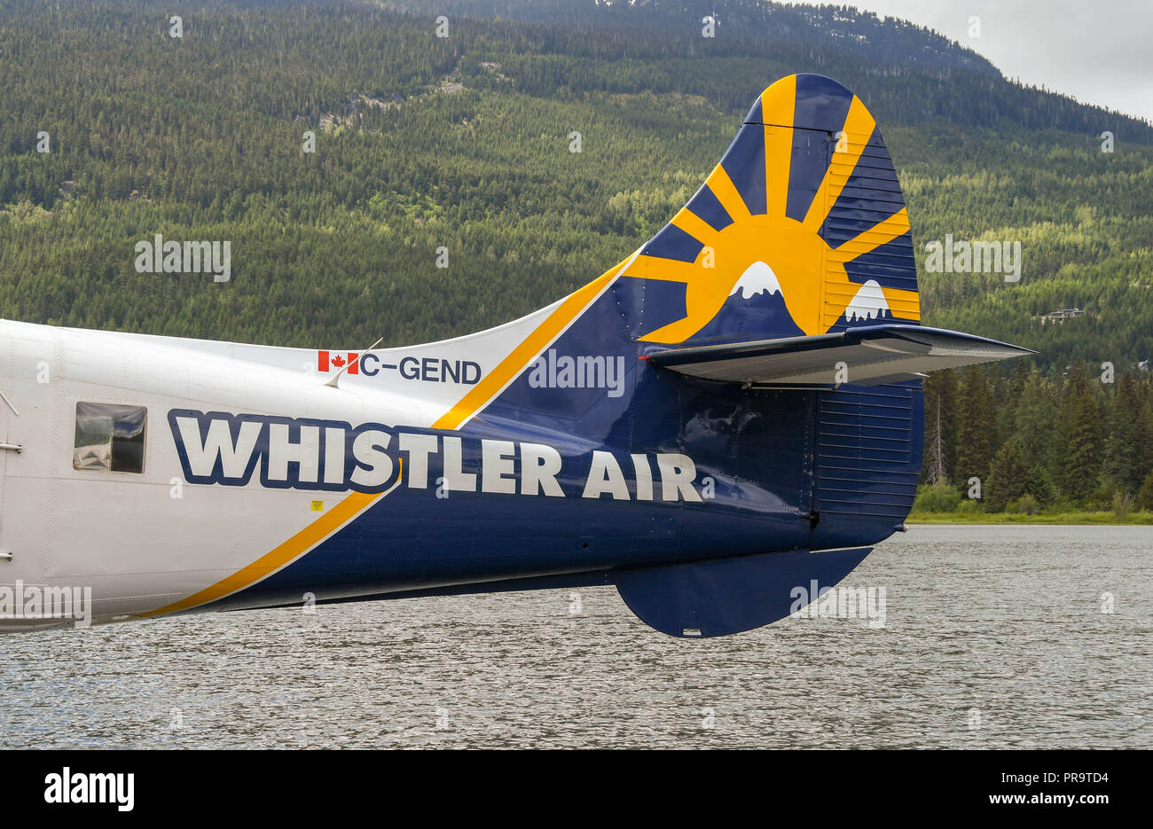 WHISTLER, BC, CANADA - Juin 2018 : vue rapprochée de la queue d'un air de Whistler'Otter attaché à la jetée de l'hydravion terminsl à Whistler Banque D'Images