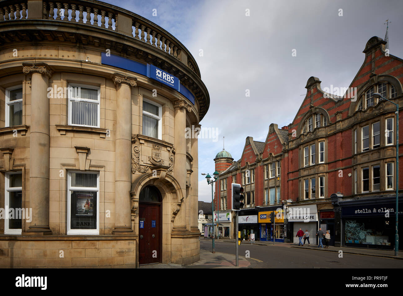 Le centre-ville de marché de Chesterfield dans le Derbyshire, Lieu historique Stephenson RBS Royal Bank of Scotland banque ronde en grès Banque D'Images