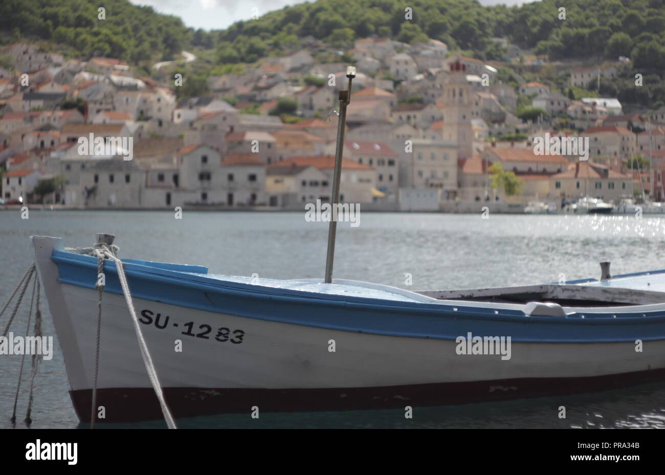 Vue pittoresque village de Supetar, sur l''île de Brac, Croatie Banque D'Images