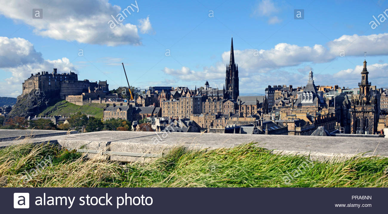 Vue panoramique sur le château d'Édimbourg et du Royal Mile, Edinburgh Scotland Skyline Banque D'Images