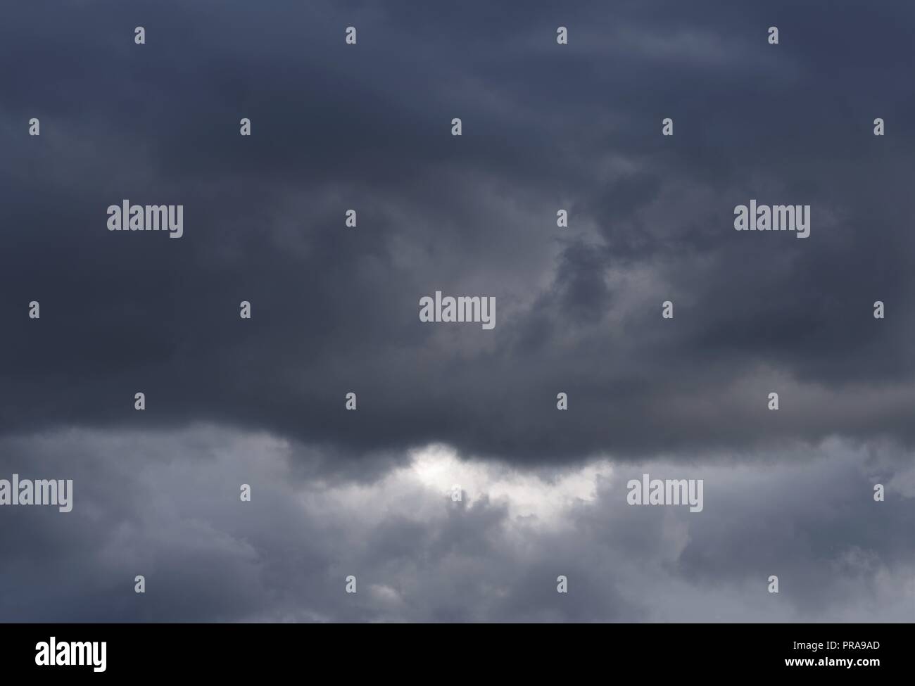 Thunder et les nuages de tempête qui approche, Brian Martin RMSF, grande taille du fichier Banque D'Images