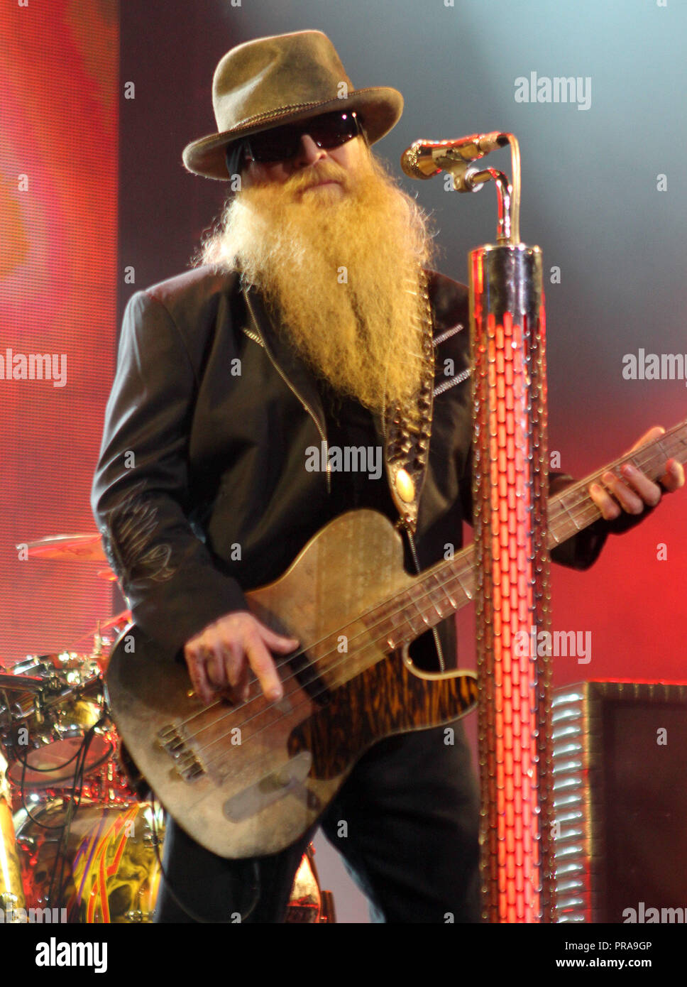 Dusty Hill avec ZZ Top se produit en concert au Seminole Hard Rock Hotel and Casino à Hollywood, FL le 12 juin 2012. Banque D'Images