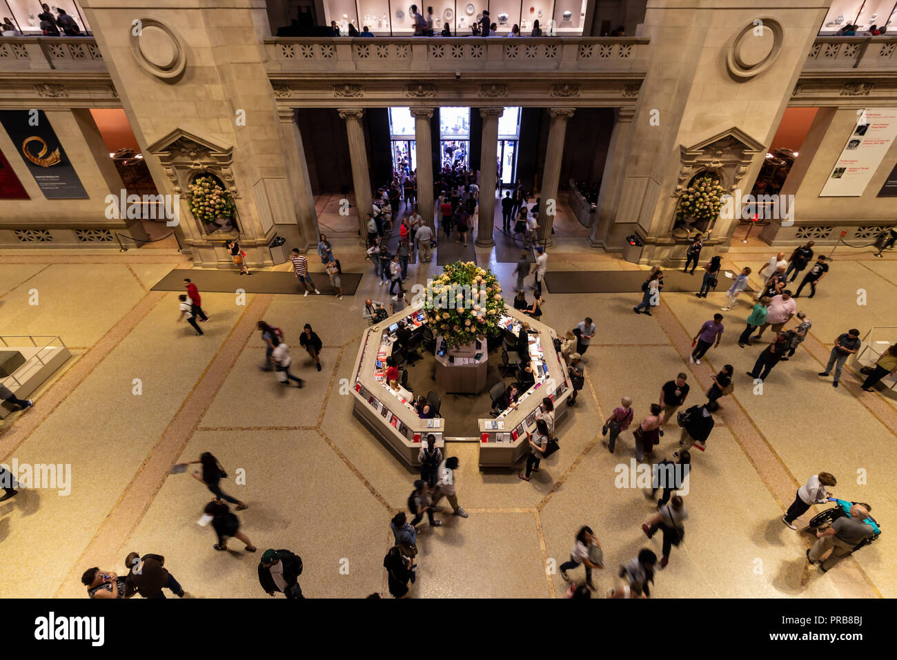 La ville de New York, USA - 8 octobre, 2017 : Vue intérieure du Metropolitan Museum of Art de New York. Banque D'Images