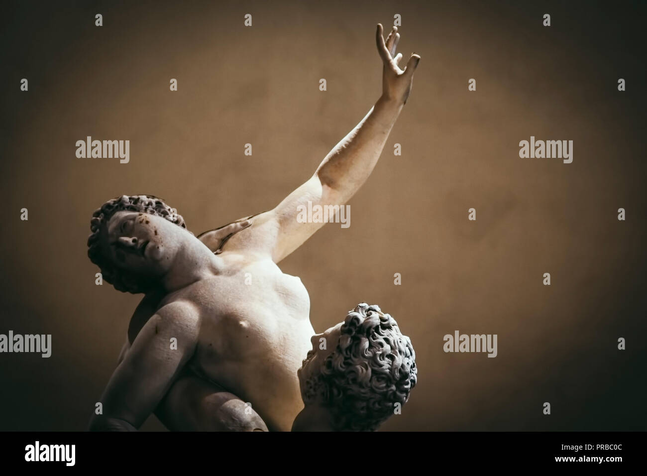 Ratto delle Sabine est une statue de Giambologna, 1574, dans la Loggia dei Lanzi en Piazza della Signoria à Florence. Banque D'Images