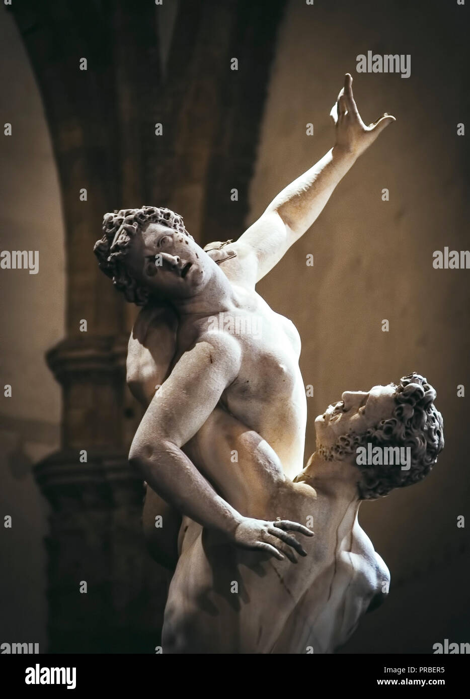 Ratto delle Sabine est une statue de Giambologna, 1574, dans la Loggia dei Lanzi en Piazza della Signoria à Florence. Banque D'Images