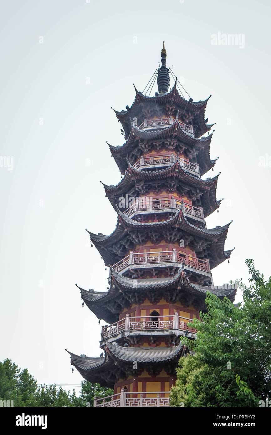 SHANGHAI, CHINE - 22 juin 2018 : La pagode Longhua. L'un des lieu de voyager à Shanghai. C'est construite à partir de l'ère Song, pagode. Banque D'Images