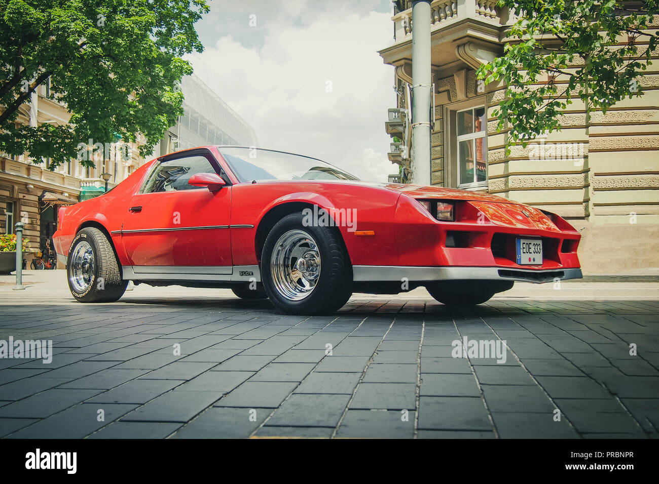 VILNIUS, LITUANIE-Juin 10, 2017 : 1983 Chevrolet Camaro Z/28-E (troisième génération) à les rues de la ville. Banque D'Images