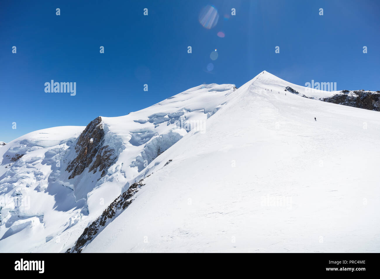 Trekking au sommet du Mont Blanc dans les Alpes Banque D'Images
