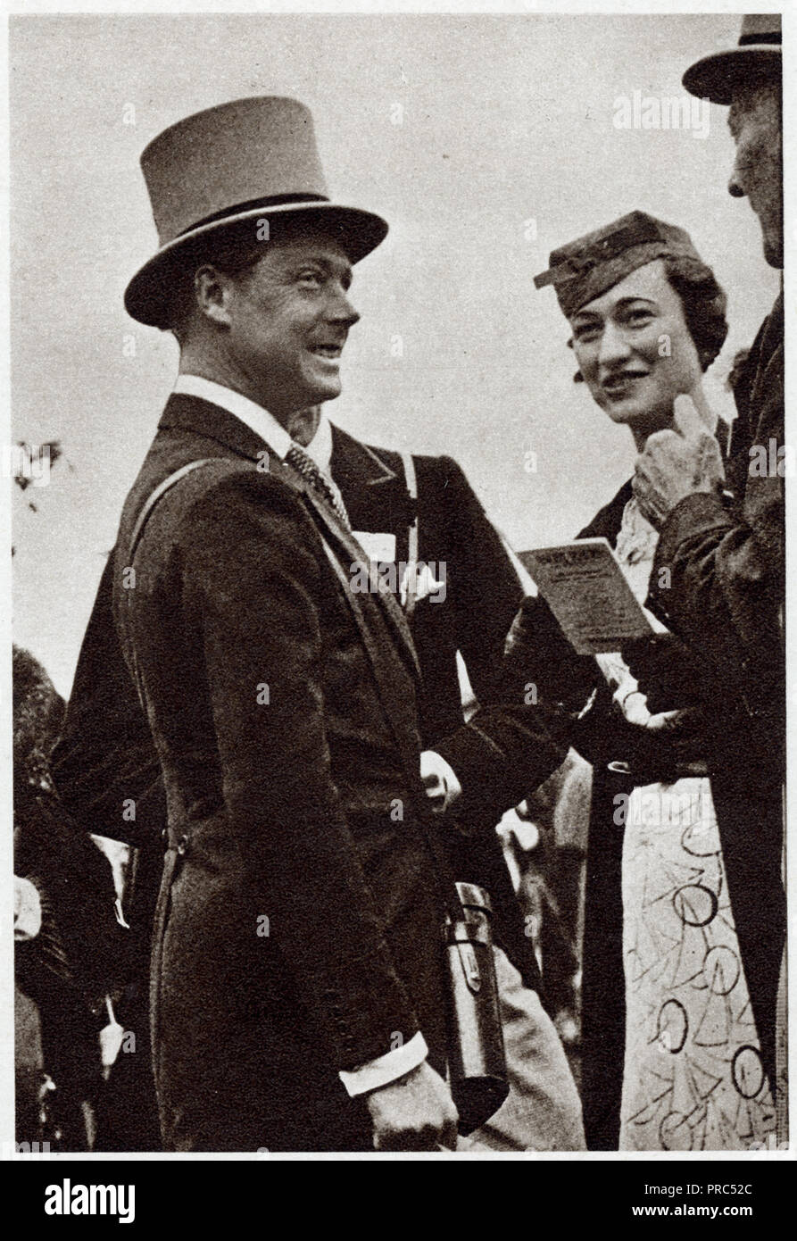 Edward le huitième avec Wallis Simpson lors de courses d'Ascot en juin 1935. Plus tard, il a abdiqué le trône après recherche d'épouser Wallis Simpson les divorcés American socialite Banque D'Images