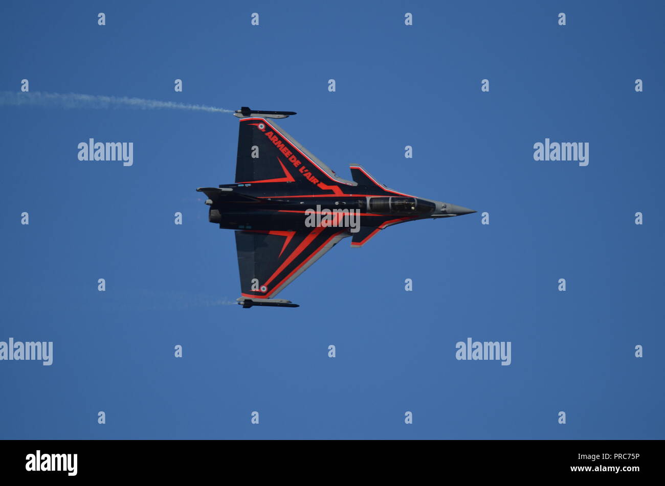 Un chasseur français Rafale en vol pendant le spectacle aérien de Francazal près de Toulouse. Banque D'Images