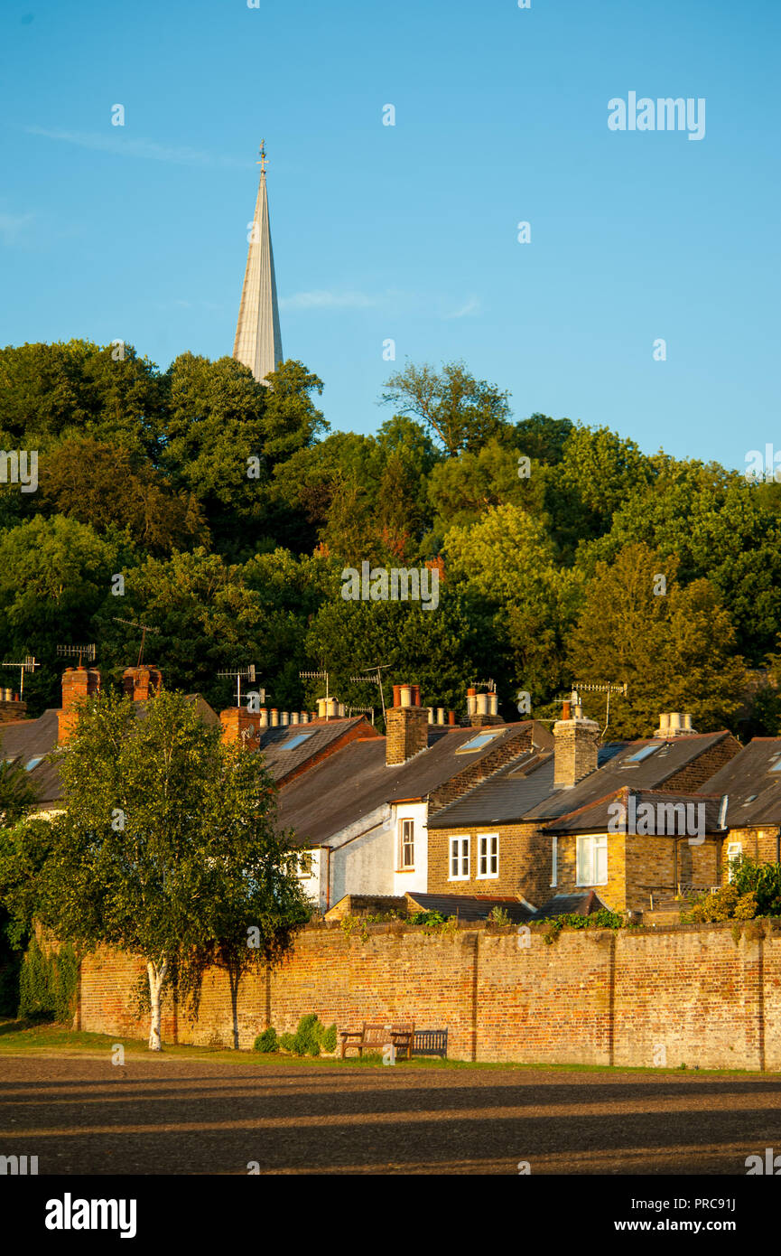 Au cours de la lumière du soleil d'été d'or sur la Colline une herse London Borough Banque D'Images