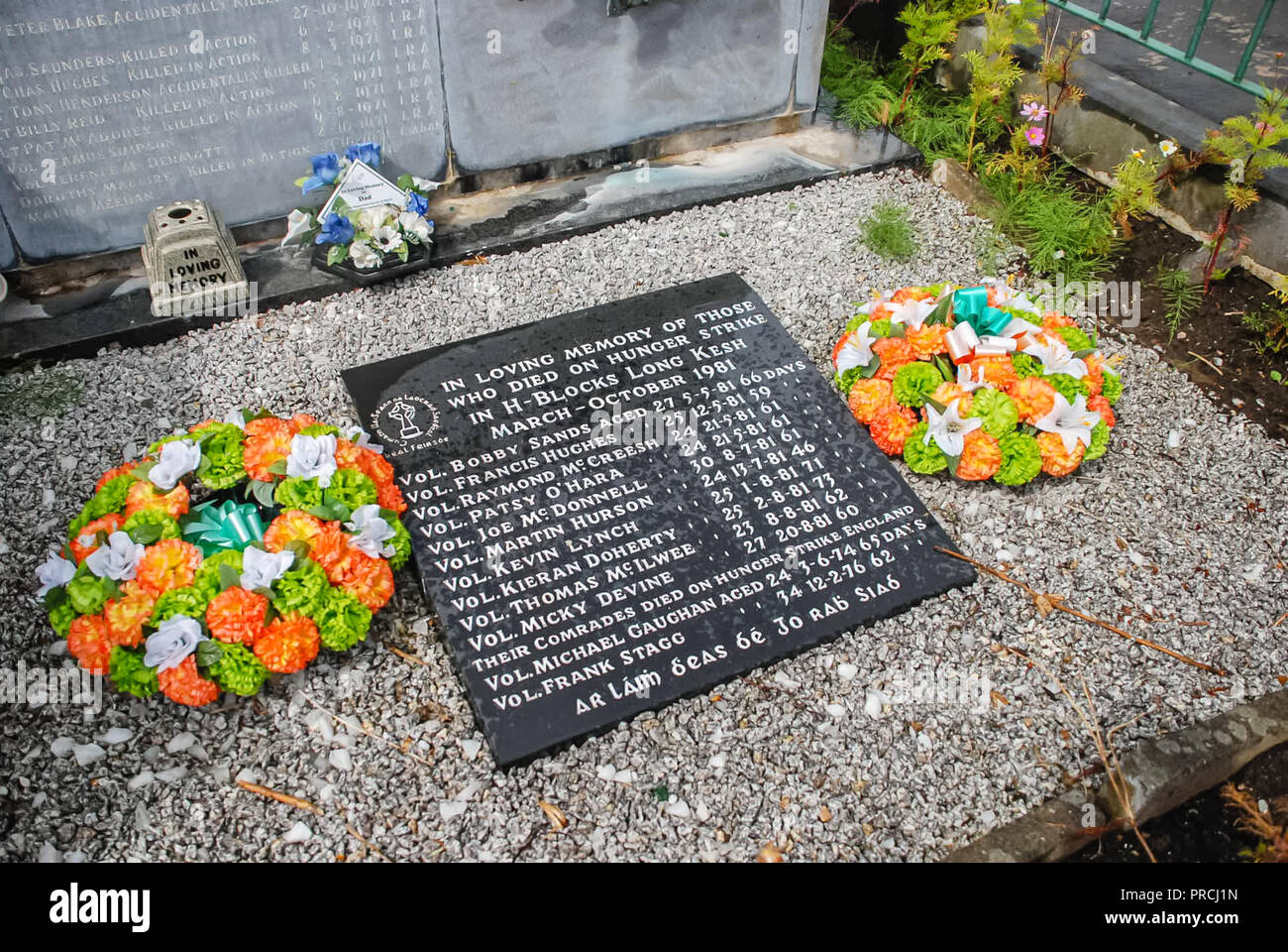 Pierre gravée de l'Irish Republican 12 grévistes de la faim de 1981 à la parcelle d'Antrim, Milltown Cemetery, Belfast, en Irlande du Nord Banque D'Images