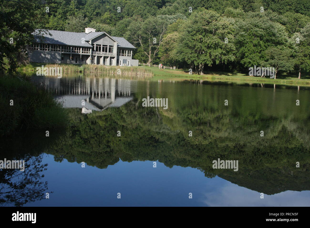 Peaks of Otter Lodge à Abbott Lake, dans les Blue Ridge Mountains de Virginie, aux États-Unis Banque D'Images