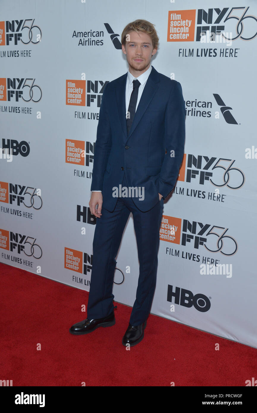 Joe Alwyn assiste à l'ouverture de la premiere nuit 'Favorite' au cours de la 56e Festival du Film de New York à l'Alice Tully Hall, Lincoln Center sur Septembe Banque D'Images