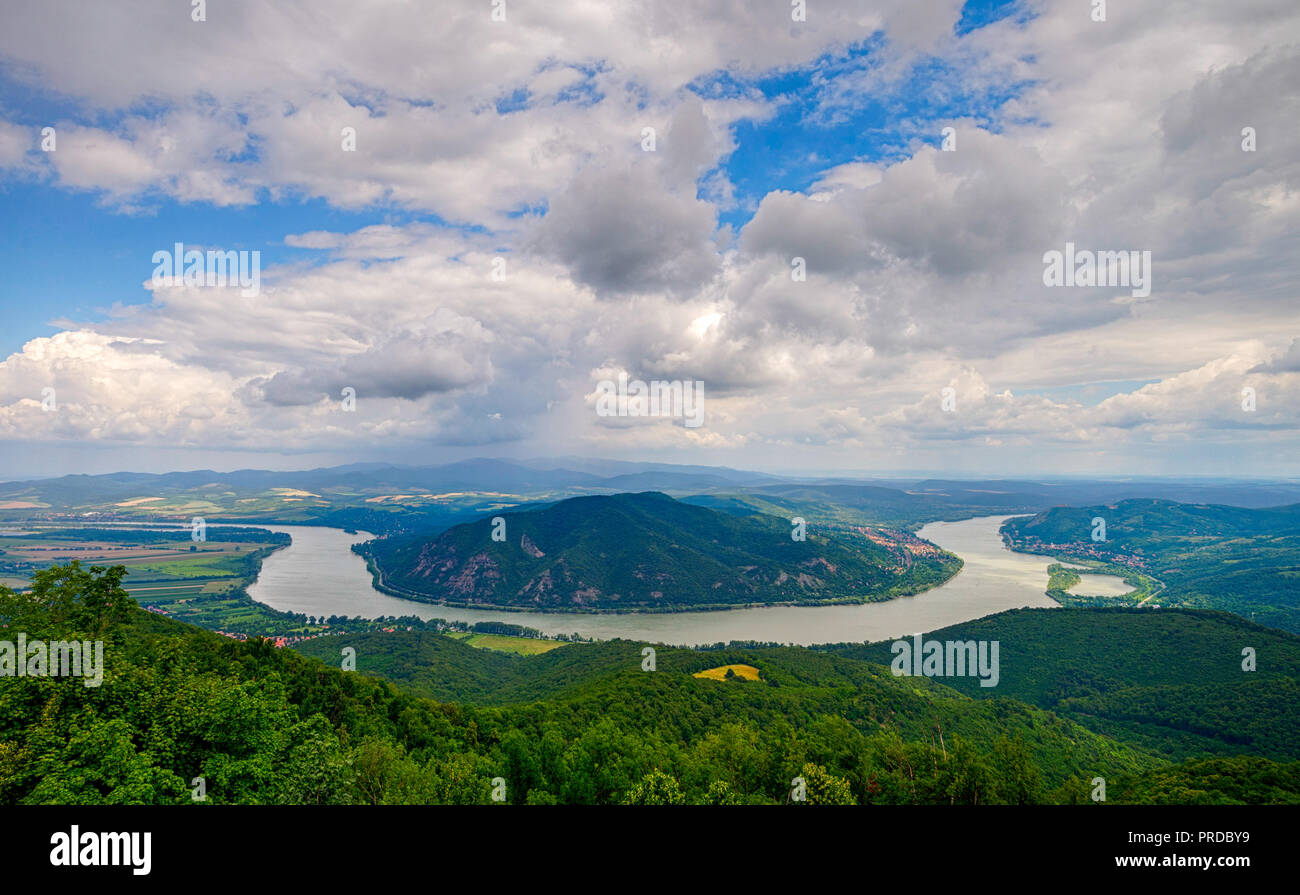 Coude de Danube dans Predikaloszek, la Hongrie à l'aube Banque D'Images