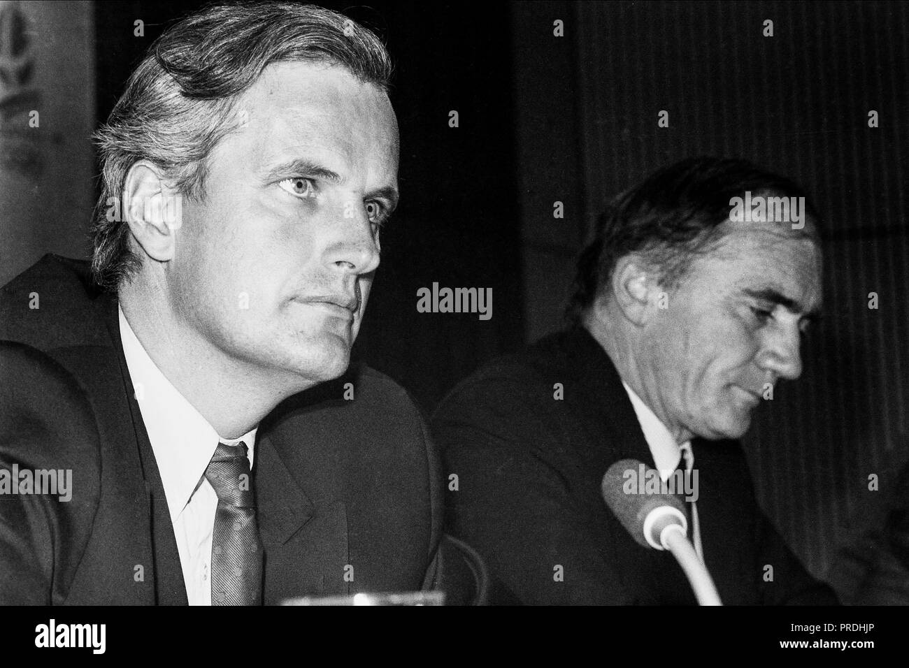 michel barnier et charles millon charbonnieres france photo stock alamy