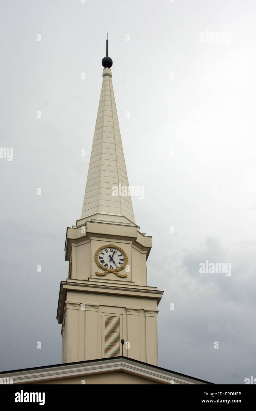 L'église tourne avec l'horloge. Église presbytérienne de Lexington, Virginie, États-Unis. Banque D'Images