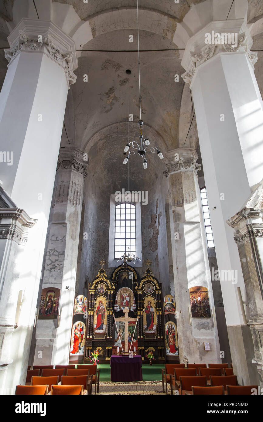 Intérieur et de l'autel de l'église de la Sainte Trinité et monastère basilien à Vilnius. La lituanie Banque D'Images