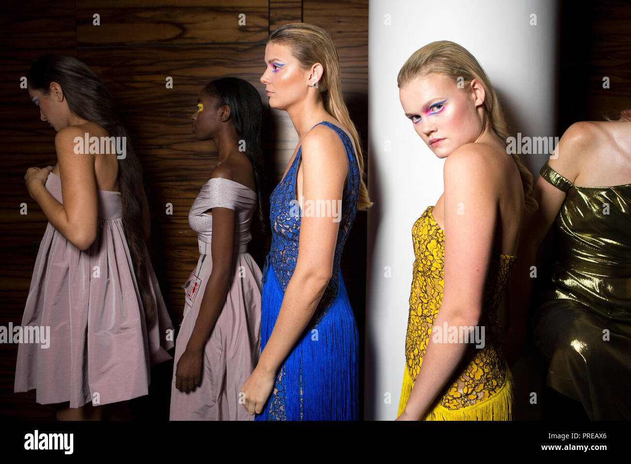 London, UK 16, septembre 2018, les modèles dans les coulisses du show à moi Kolchagov Barba Strand Hotel, London Fashion Week SS/19. Mariusz Goslicki/Alamy Banque D'Images